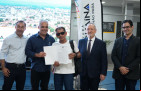 Entrega de títulos faz parte do programa de regularização fundiária estadual, em parceria com Poder Judiciário e Prefeituras.